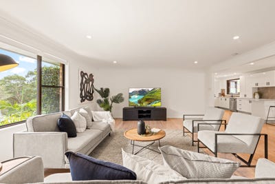 /international/au/2-moon-point-road-illawong-nsw-152494168/