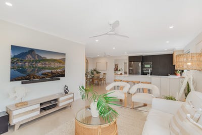 /international/au/13-gunsynd-court-wellington-point-qld-148251464/