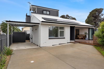 /international/au/17-ferris-street-christies-beach-sa-151458564/