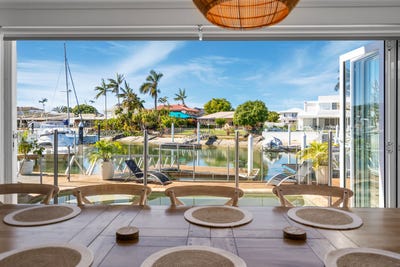 /international/au/27-o-grady-drive-paradise-point-qld-148287944/?lang=en