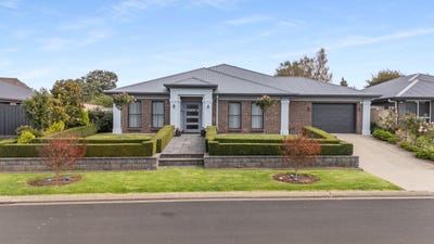 /international/au/16-mickail-court-mount-gambier-sa-151051656/