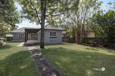 /international/au/102-junction-road-morningside-qld-152624632/
