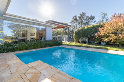 /international/au/19-mcenally-place-wamboin-nsw-151017228/