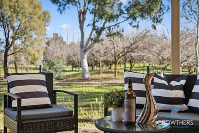 /international/au/5-66-paul-coe-crescent-ngunnawal-act-150705468/