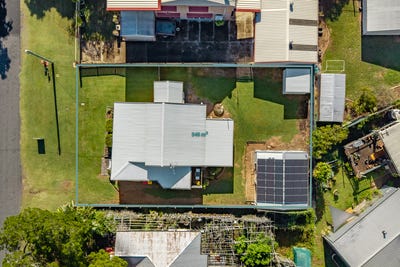 /international/au/15-kingfisher-parade-toogoom-qld-150787208/