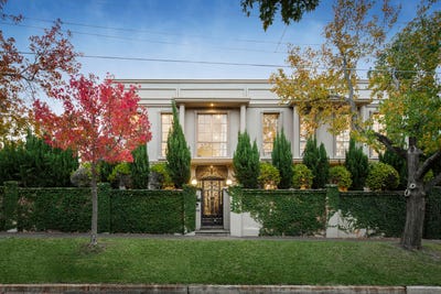 /international/au/17-glen-road-toorak-vic-151042132/