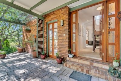 /international/au/2684-moggill-road-pinjarra-hills-qld-150928120/