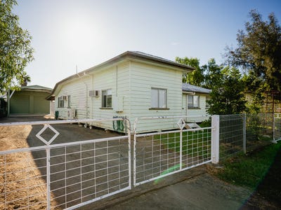 /international/au/77-gregory-street-roma-qld-151200188/