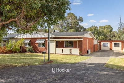 /international/au/13a-latreille-road-south-bunbury-wa-151417864/