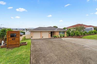 /international/au/42-warrigal-street-nowra-nsw-150729820/