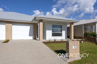 /international/au/1-16-lawrence-avenue-gobbagombalin-nsw-151454892/