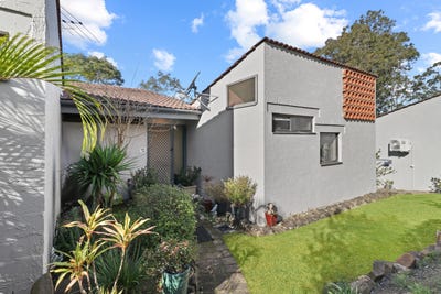 /international/au/25-17-19-lady-caroline-close-kooralbyn-qld-148687684/?lang=en