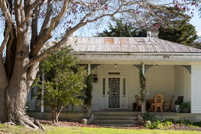 /international/au/87-possum-road-beaconsfield-tas-152557092/
