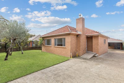 /international/au/33-waratah-parade-narraweena-nsw-151639608/
