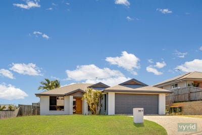 /international/au/8-linhow-cres-clinton-qld-151278704/