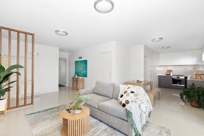 /international/au/7-fontana-close-sunshine-west-vic-151103196/