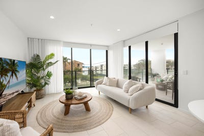 /international/au/7-37-39-moreton-parade-kings-beach-qld-152387408/