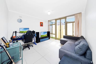 /international/au/6-13-unara-street-campsie-nsw-150907320/