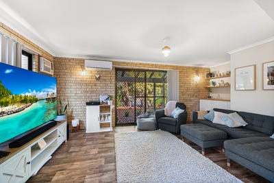 /international/au/7-orchid-drive-moore-park-beach-qld-152638644/