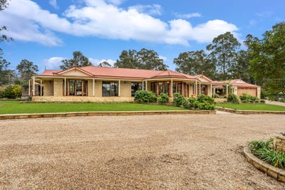 /international/au/1-avondale-road-pitt-town-nsw-151641376/