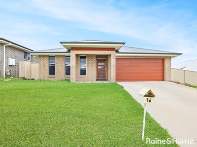 /international/au/16-burlington-rise-kelso-nsw-151110592/