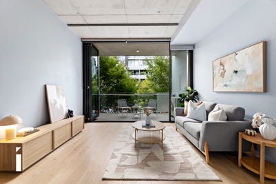 /international/au/103-45-eastlake-parade-kingston-act-150648808/