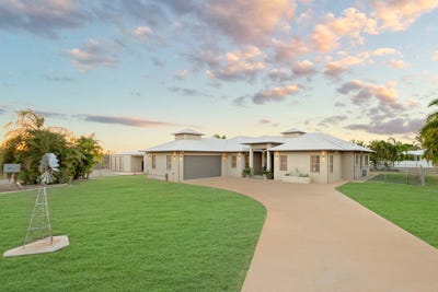 /international/au/145-weir-road-toll-qld-152507552/