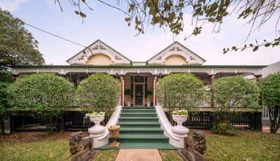 /international/au/18-norman-parade-clayfield-qld-148689280/?lang=en