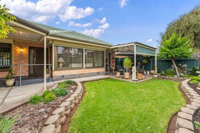 /international/au/13-garnaut-avenue-pooraka-sa-148405652/
