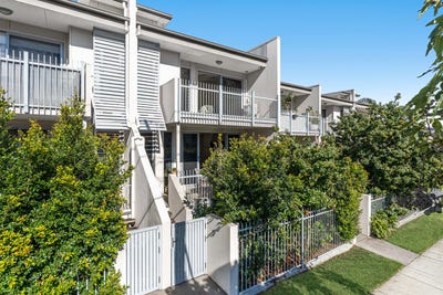 /international/au/6-5-daniells-street-carina-qld-151432796/