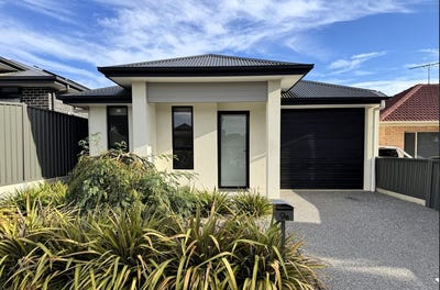 /international/au/9a-kennett-street-para-hills-sa-151273120/