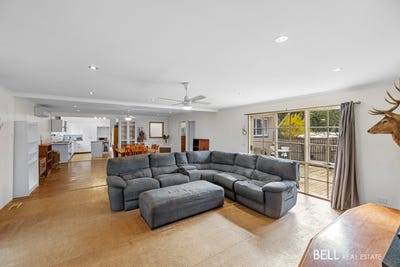 /international/au/2728-warburton-highway-wesburn-vic-148336024/