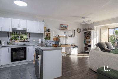 /international/au/13-24-kent-street-west-gladstone-qld-151590180/