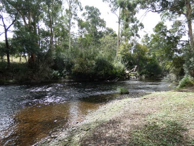 /international/au/130-lowes-road-wesburn-vic-700410676/