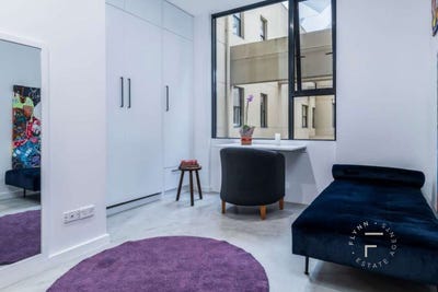 /international/au/105-62-68-hayward-lane-melbourne-vic-152382020/