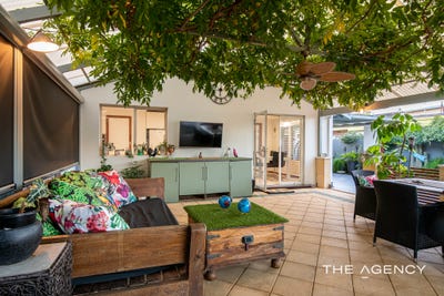 /international/au/85-kitchener-street-trigg-wa-152289272/