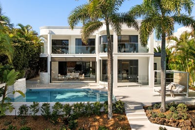 /international/au/2066-the-circle-sanctuary-cove-qld-152462696/