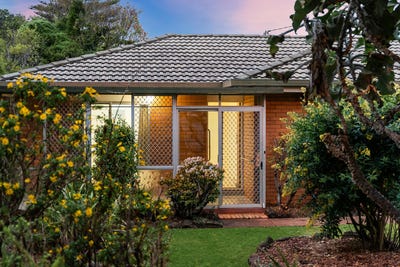 /international/au/284-west-street-kearneys-spring-qld-151230540/
