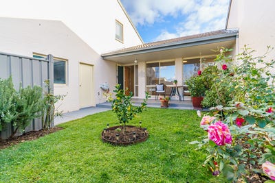 /international/au/12-51-sandover-amaroo-act-151286840/
