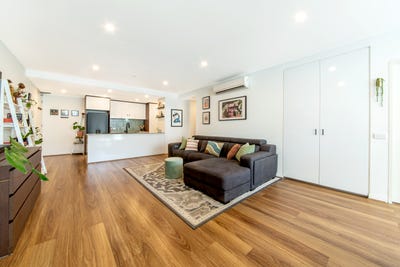 /international/au/230-1-mouat-street-lyneham-act-151223372/