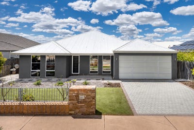 /international/au/28-banrock-drive-the-vines-wa-152662740/