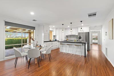 /international/au/2-hillrise-crescent-chirnside-park-vic-151007092/