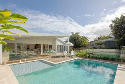 /international/au/18-boxsell-rise-sunrise-beach-qld-147950116/