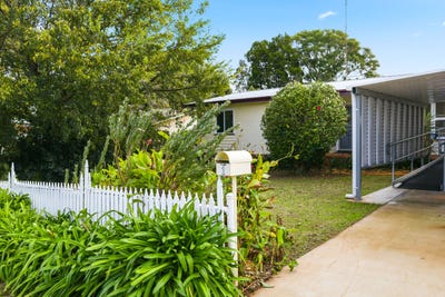 /international/au/1-acacia-street-rangeville-qld-151523428/