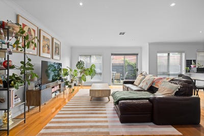 /international/au/2c-riverside-avenue-avondale-heights-vic-152565220/