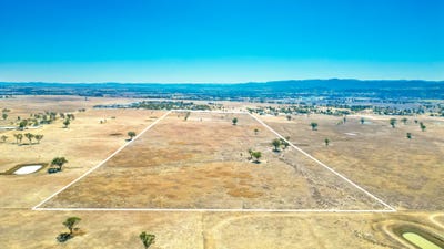/international/au/161-new-winton-road-tamworth-nsw-700404712/