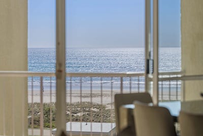 /international/au/unit-31-329-golden-four-drive-tugun-qld-152235180/