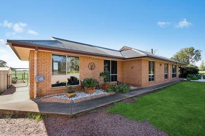 /international/au/282-stringer-road-merungle-hill-nsw-151541904/