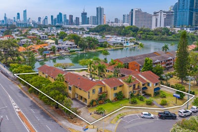 /international/au/31-hooker-boulevard-broadbeach-waters-qld-505261032/