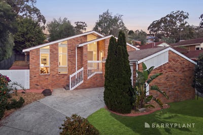 /international/au/128-nangathan-way-croydon-north-vic-152572464/
